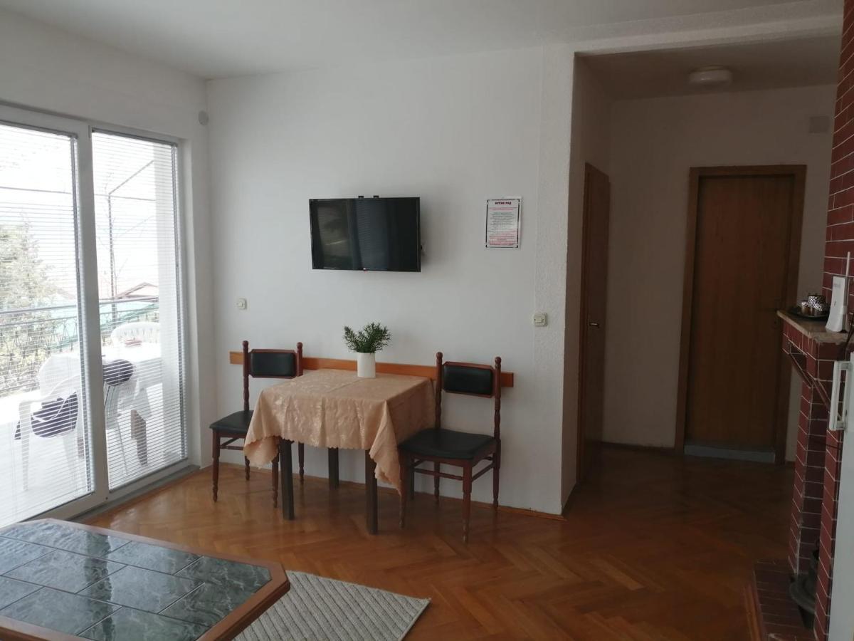 Vila Visni Łagadin Zewnętrze zdjęcie