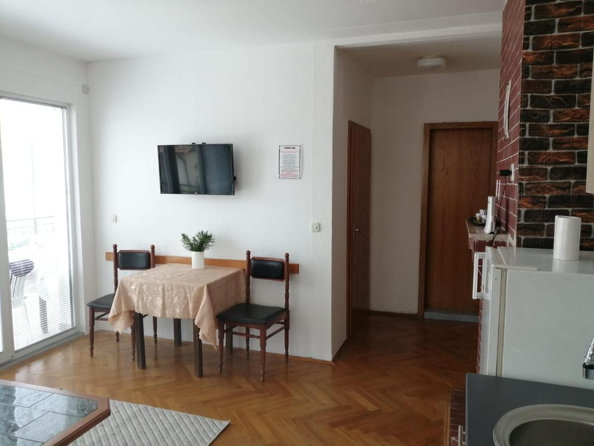 Vila Visni Łagadin Zewnętrze zdjęcie