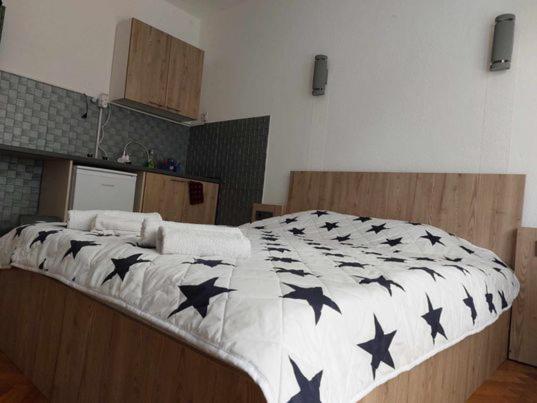 Vila Visni Łagadin Zewnętrze zdjęcie